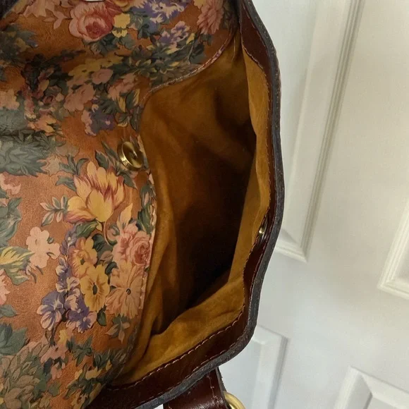 Patricia Nash Floral Crossbody Bag - Picture 9 of 16